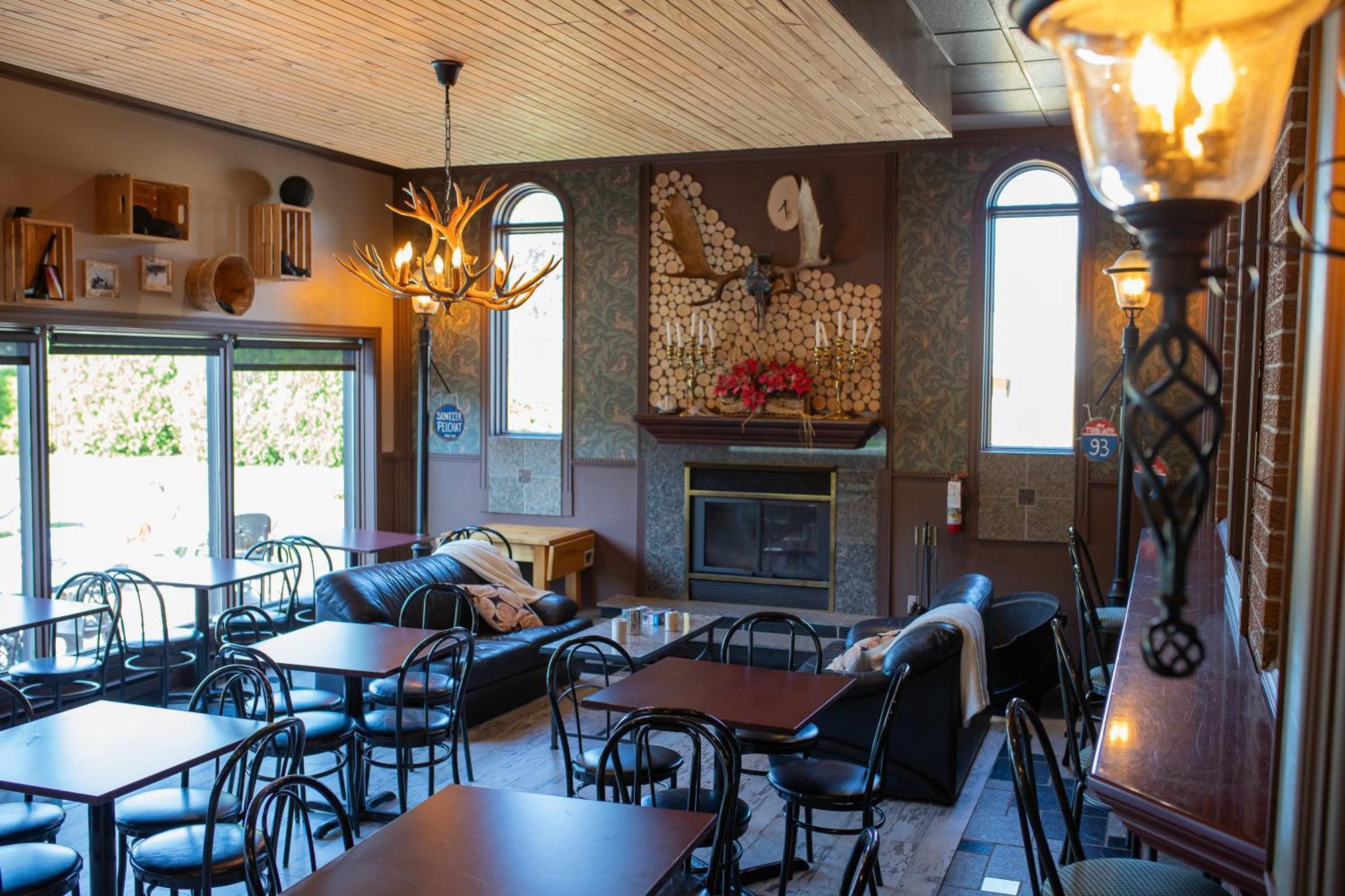 Complexe Hotelier Escoumins Les Escoumins Exterior photo