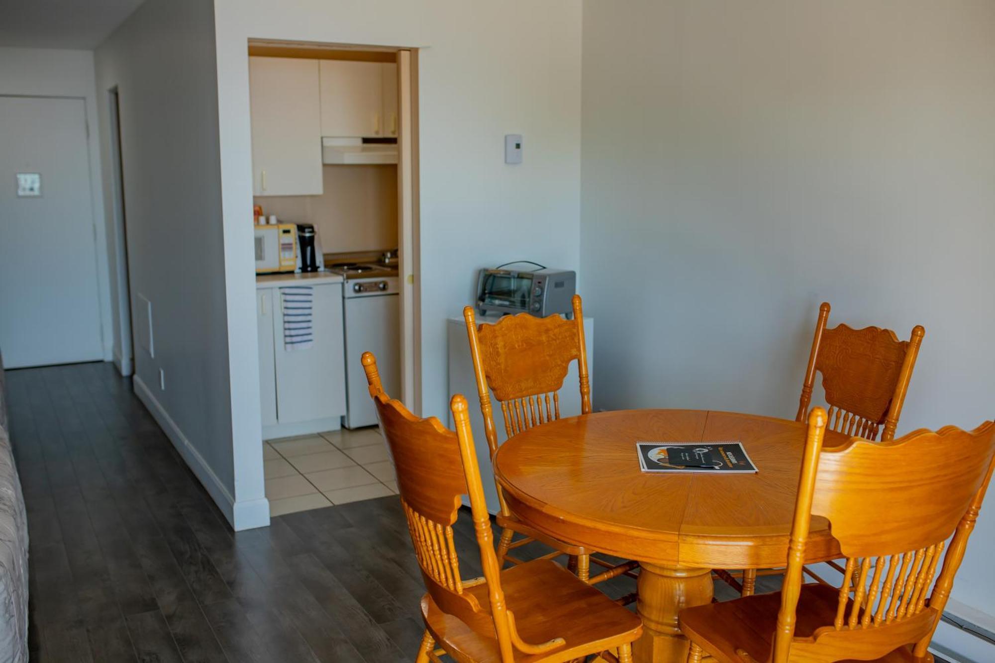 Complexe Hotelier Escoumins Les Escoumins Exterior photo