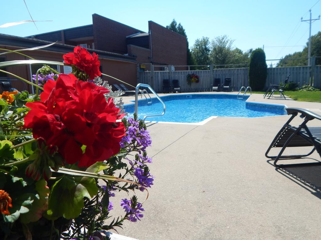 Complexe Hotelier Escoumins Les Escoumins Exterior photo